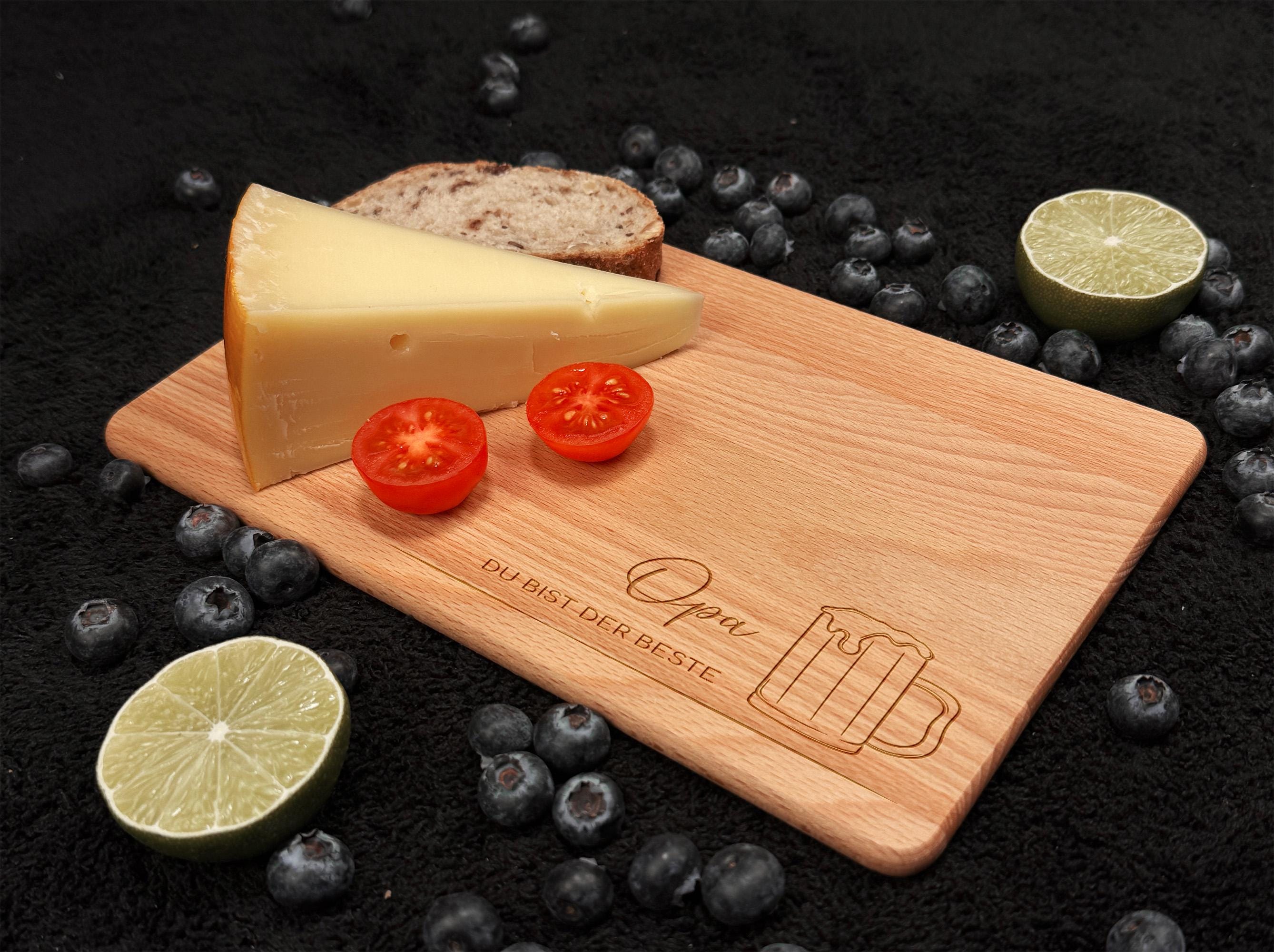 Handgefertigtes Schneidebrett aus Buche, langlebig und nachhaltig, perfekte Geschenkidee für Frauen und Männer, für Frühstück oder kleine Snacks, geölt, personalisierbar, ideal für die Küche oder als Tischdekoration.