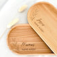 Ein wunderschönes Buchenholz-Tablett, das sich als personalisiertes Geschenk für Mama, Schwester oder Freund eignet. Mit einer Hartwachs-Beschichtung für eine lange Lebensdauer und einfache Pflege. Perfekt für die Dekoration und das Servieren von Leckereien.