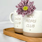 Babyshower Geschenk Mama Tasse – personalisierte Steingut Tasse mit süßer Gravur für Bald-Mamas. Perfekt als kleines Mitbringsel, Muttertagsgeschenk oder Wochenbett Überraschung. Charmantes Design und hochwertige Verarbeitung für Kaffee- und Teemomente.
Steingut Tasse. Perfektes Vatertagsgeschenk für Papa. Perfektes Müttertagsgeschenk für Mama