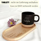 Personalisierte Tasse mit Namen auf Holztablett, liebevoll dekoriert mit Schleifenband und Blume. Geschenkidee für Freundschaft, Familie oder zum Abschied. Ideal für Geburtstage, Weihnachten, Nikolaus oder Ostern. Rustikaler Stil in warmen Beige-Tönen, ein echter Blickfang im Alltag. Geschenkset für Kaffee- und Teeliebhaber:innen mit individueller Gravur und natürlicher Ästhetik. Steingut Tasse beige Personalisierbar