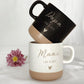 Keramiktasse personalisiert mit Namen – ideales Geschenk zum Muttertag, Vatertag, Geburtstag oder zu Weihnachten. Hochwertige Gravur mit Herz macht diese Tasse zu einem besonderen Erinnerungsstück. Perfekt für Mama, Papa, Oma oder Opa. Das Tassen-Set ist eine wundervolle Geschenkidee für Eltern und Großeltern, die Kaffee oder Tee lieben und eine persönliche Überraschung schätzen.