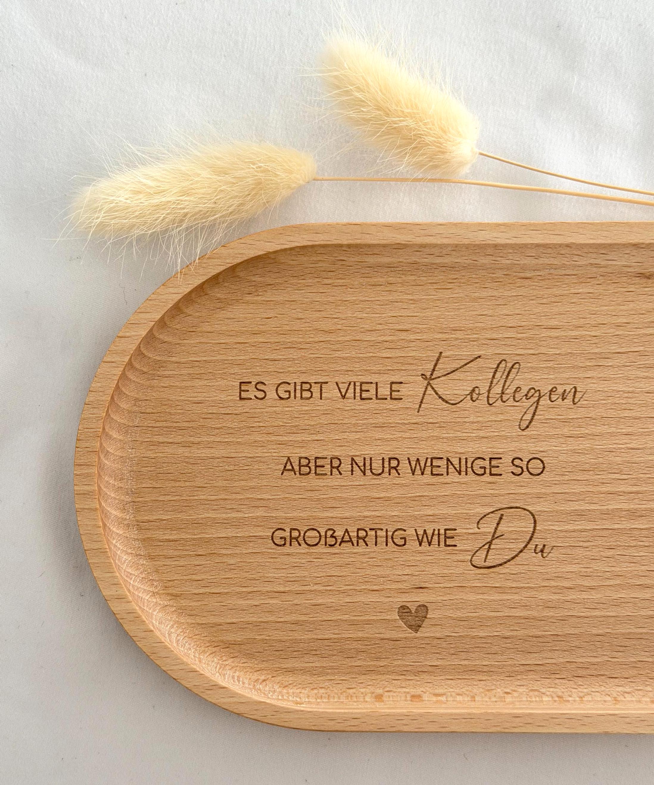 Personalisierte Tasse mit Holztablett, liebevoll verpackt als Geschenk für Freundin, Kollegin oder Mutter. Ideal für Geburtstag, Weihnachten oder Abschied. Ein besonderes Geschenk mit Herz. Steingut Tasse. Personalisierte Geschenke