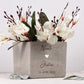 Personalisierter Blumentopf als romantisches Paargeschenk mit gravierten Namen, ideal als Hochzeitsgeschenk, Verlobungsgeschenk oder Geldgeschenk für das Brautpaar. Moderner Pflanzentopf in hochwertiger Optik, perfekt für Hochzeitsdekoration, Tischgestaltung und als liebevolle Erinnerung an den besonderen Tag.