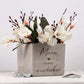 Persönlich gravierter Blumentopf für Mama oder Oma, ideal als Muttertagsgeschenk oder Weihnachtsgeschenk. Betonoptik mit modernem, minimalistischem Stil. Perfekt als kleines Dankeschön oder Geschenk zum 60. Geburtstag. Geeignet für Pflanzen, Kräuter oder kleine Blumenarrangements. Hochwertige Qualität und emotionale Botschaft.