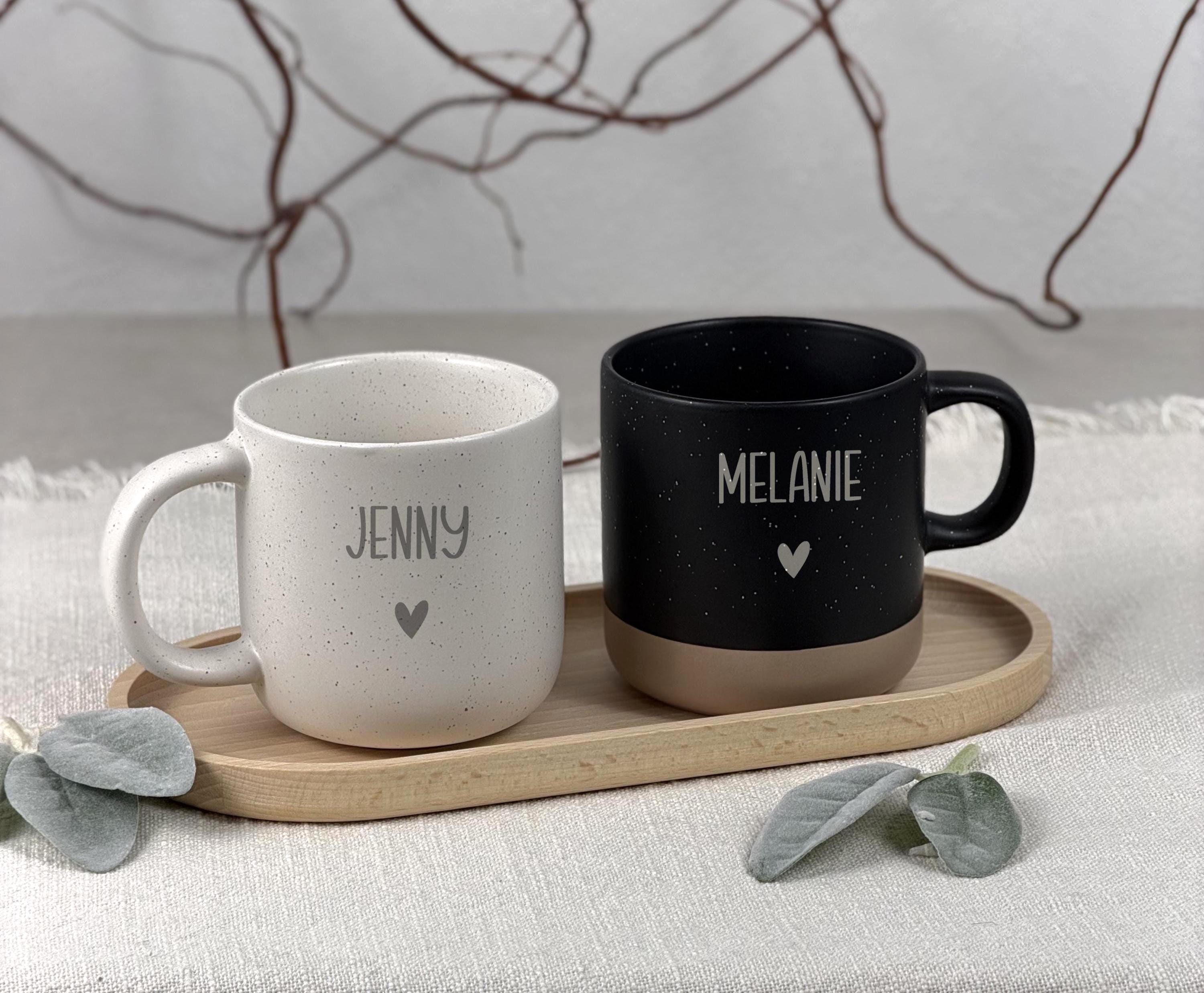 Personalisierte Tasse mit Name als persönliches Geschenk für Frauen, Freundin oder Mama. Ideal für Geburtstag, Muttertag oder Weihnachten. Die individuell gestaltete Gravur macht jede Tasse zu einem einzigartigen Andenken voller Wertschätzung.