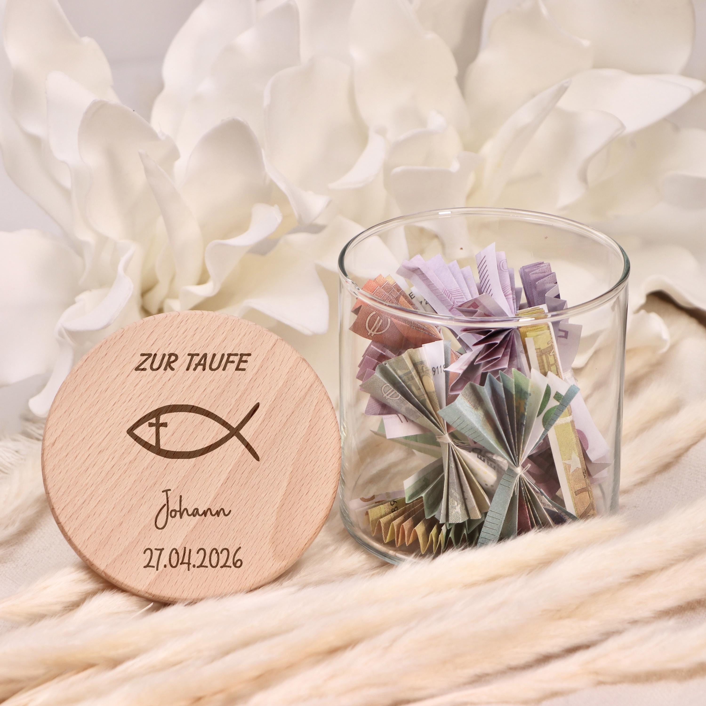 Hochwertiges Taufgeschenk personalisiert, individuell mit Name gefertigt, perfekt als Geschenk zur Taufe, Kommunion oder Konfirmation. Geeignet für Jungen und Mädchen, modernes und neutrales Design mit symbolischer Bedeutung. Hochwertig verarbeitet, zeitlos und langlebig – ein Geschenk mit bleibender Bedeutung.Vorratsglas Keksdose Vorratsdose Personalisiert mit Gravur.