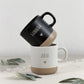 Hochwertige Keramiktasse mit Holztablett aus Buchenholz. Mattes Finish, robust und pflegeleicht. Mikrowellen- und spülmaschinengeeignet. Liebevoll graviert und personalisiert.