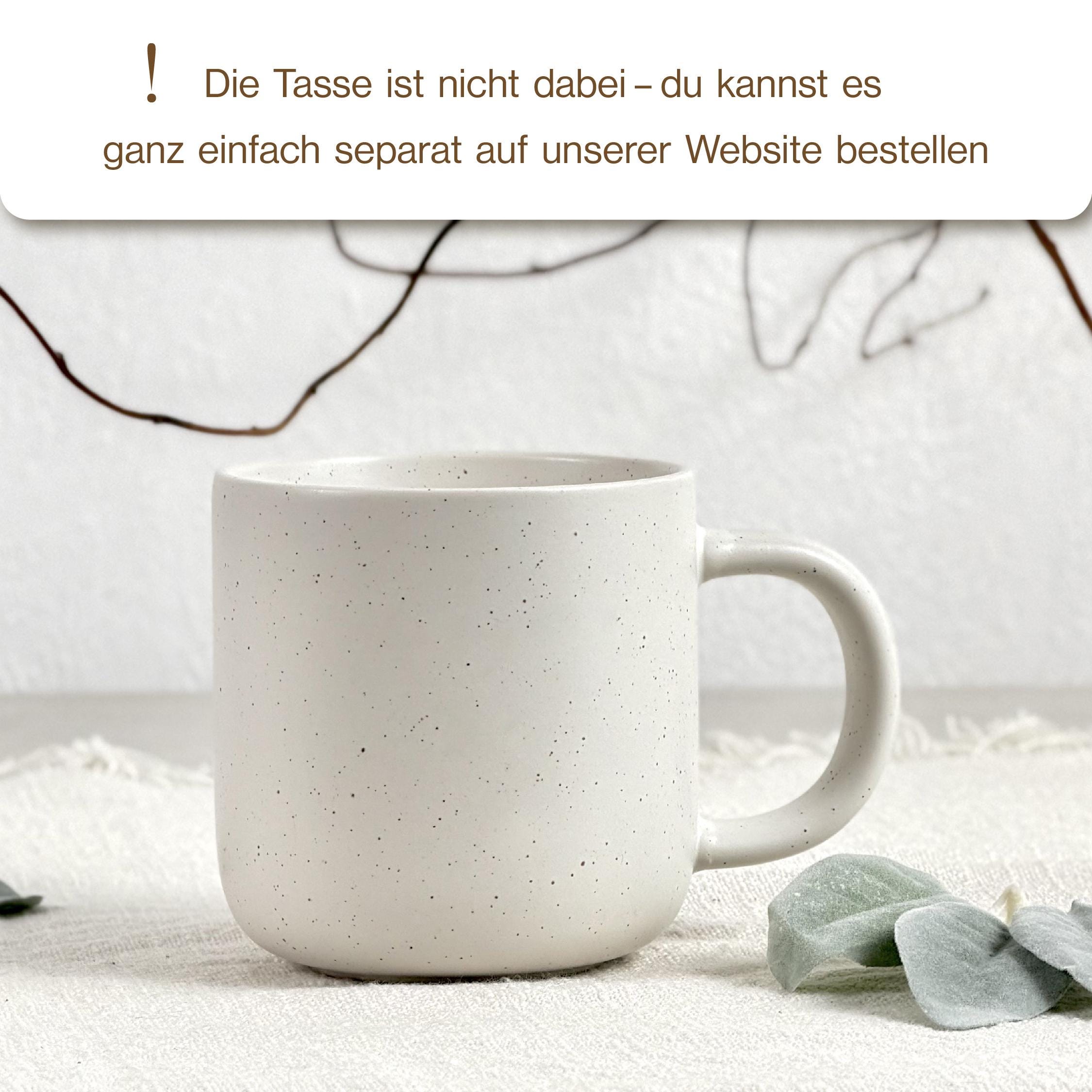 Personalisiertes Holztablett mit der Gravur „Du bist mein Glück“ als besonderes Muttertagsgeschenk. Das Tablett symbolisiert Liebe, Dankbarkeit und Nähe. Ideal für Mütter, die praktische und zugleich emotionale Geschenke schätzen. Hochwertiges Holz, sorgfältige Verarbeitung und zeitloses Design machen dieses Produkt zu einem langlebigen Erinnerungsstück. Perfekt auch als Geburtstagsgeschenk oder Weihnachtsgeschenk für Mama oder Oma.