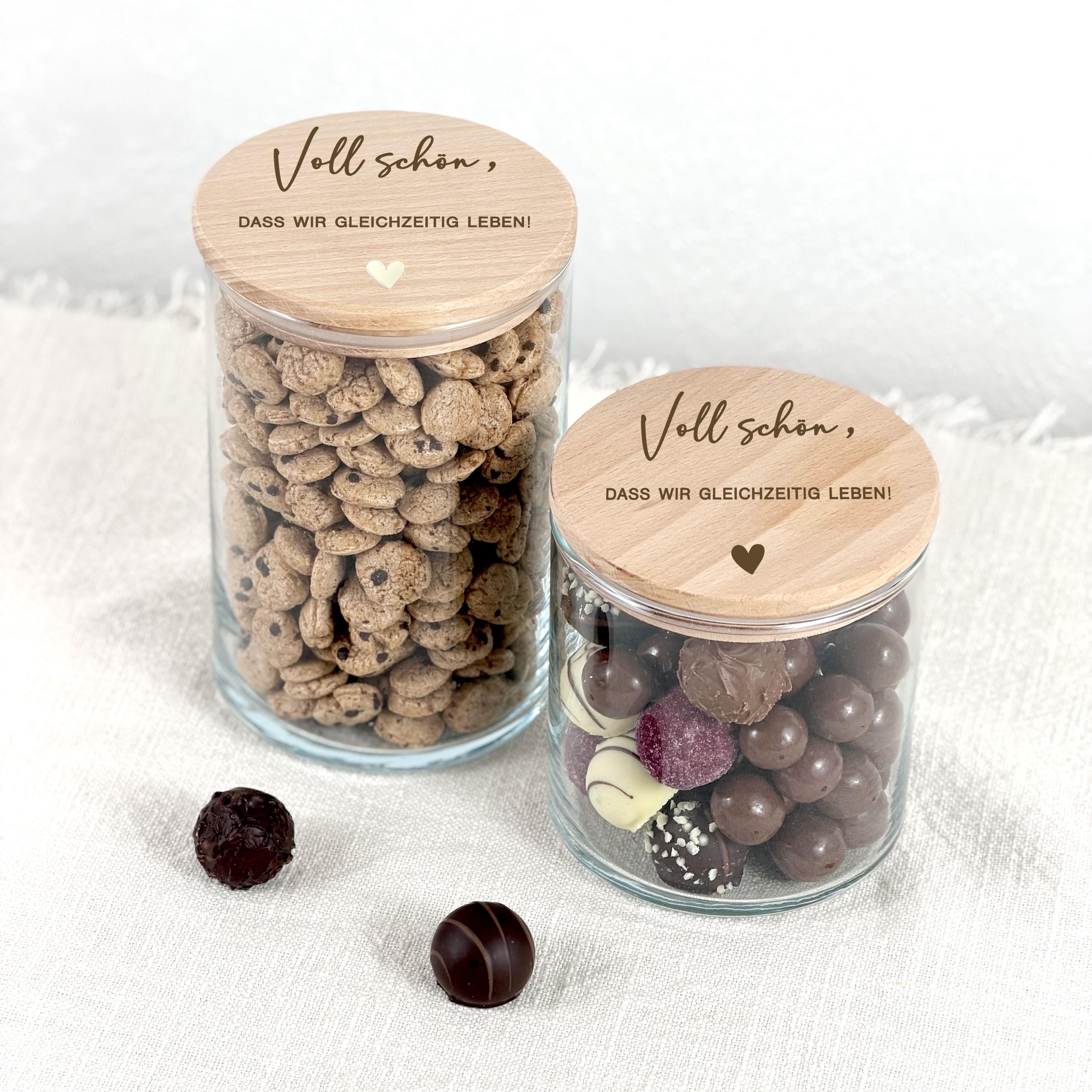 Vorratsglas personalisiert mit Gravur als Geschenkidee für Frauen. Ideal als Geburtstagsgeschenk Freundin, Geschenk beste Freundin oder Geschenk Schwester. Das Glas kann mit Süßigkeiten, Keksen oder Geld befüllt werden und eignet sich perfekt als personalisierte Geldgeschenke Idee mit besonderem Charme.