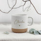 Kaffeetasse personalisierbar im Geschenkset mit Holztablett und Gravur. Diese Tasse mit Namen ist ideal als Geschenk für Freundin oder Geburtstagsgeschenk Freundin. Das hochwertige Set verbindet Funktionalität mit persönlicher Gestaltung und ist eine schöne Freundschaft Geschenkidee.