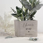 Dankeschön Lehrerin Geschenk als moderner Blumentopf mit individueller Gestaltung. Eine emotionale Geschenkidee für Lehrerinnen, Erzieherinnen oder Pädagogen mit persönlicher Note.