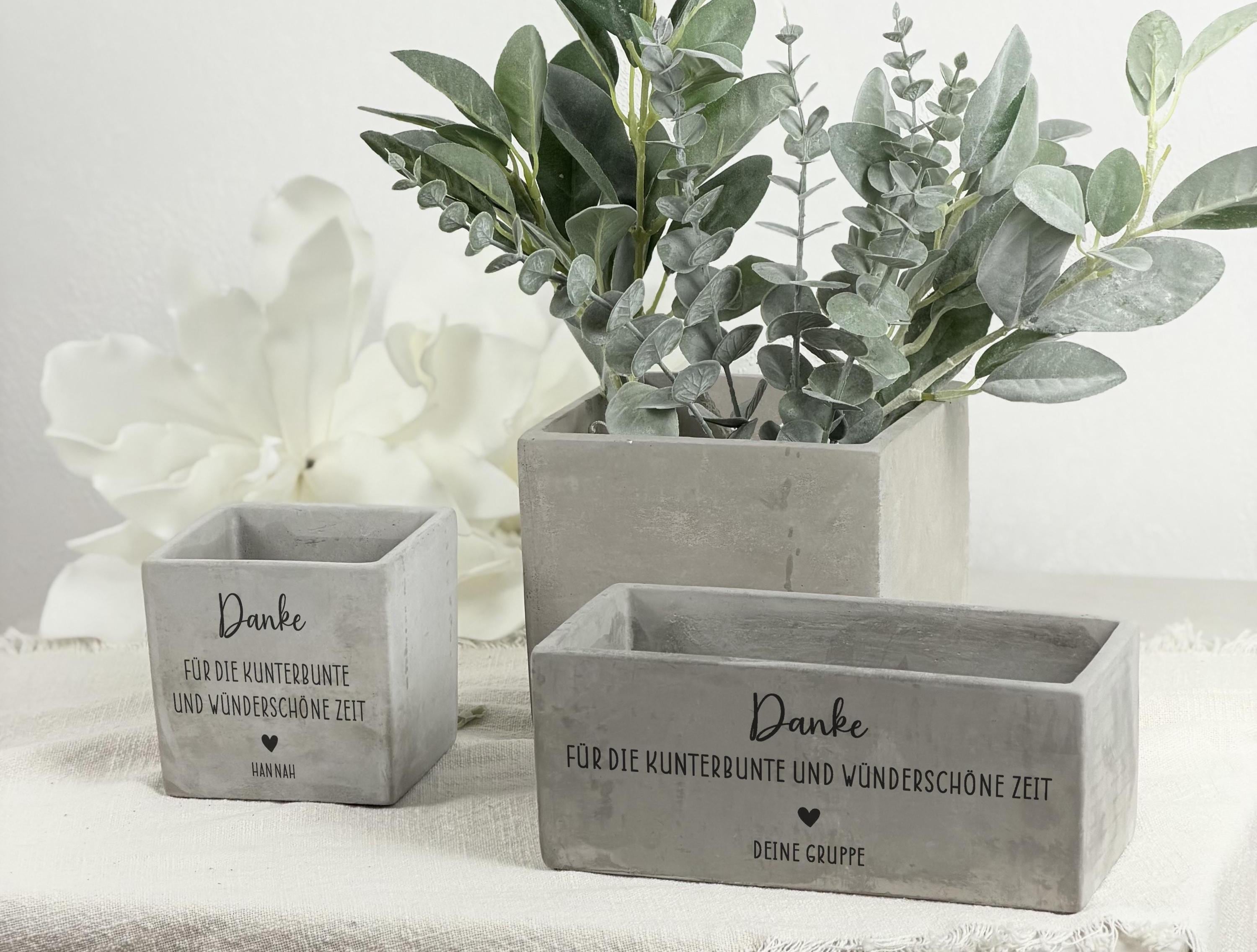 Personalisierter Blumentopf für Lehrerin als Dankeschön Geschenk. Ideal zum Abschied, Ruhestand oder Schuljahresende und perfekt für Blumen, Kräuter oder kleine Pflanzen als tägliche Erinnerung.