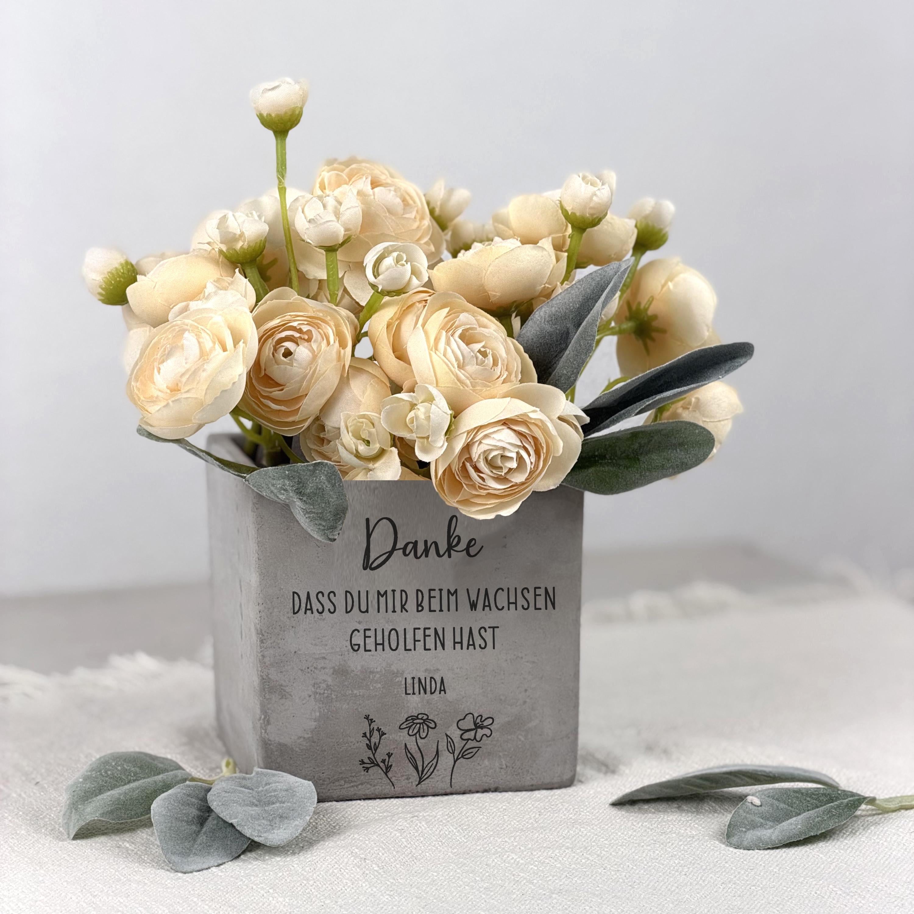 Geschenkidee Abschied Kindergarten als dekorativer Blumentopf mit emotionalem Spruch. Dieses personalisierte Geschenk eignet sich ideal für Erzieherin, Lehrer oder Tagesmutter und bringt täglich Freude und Wertschätzung in den Alltag.