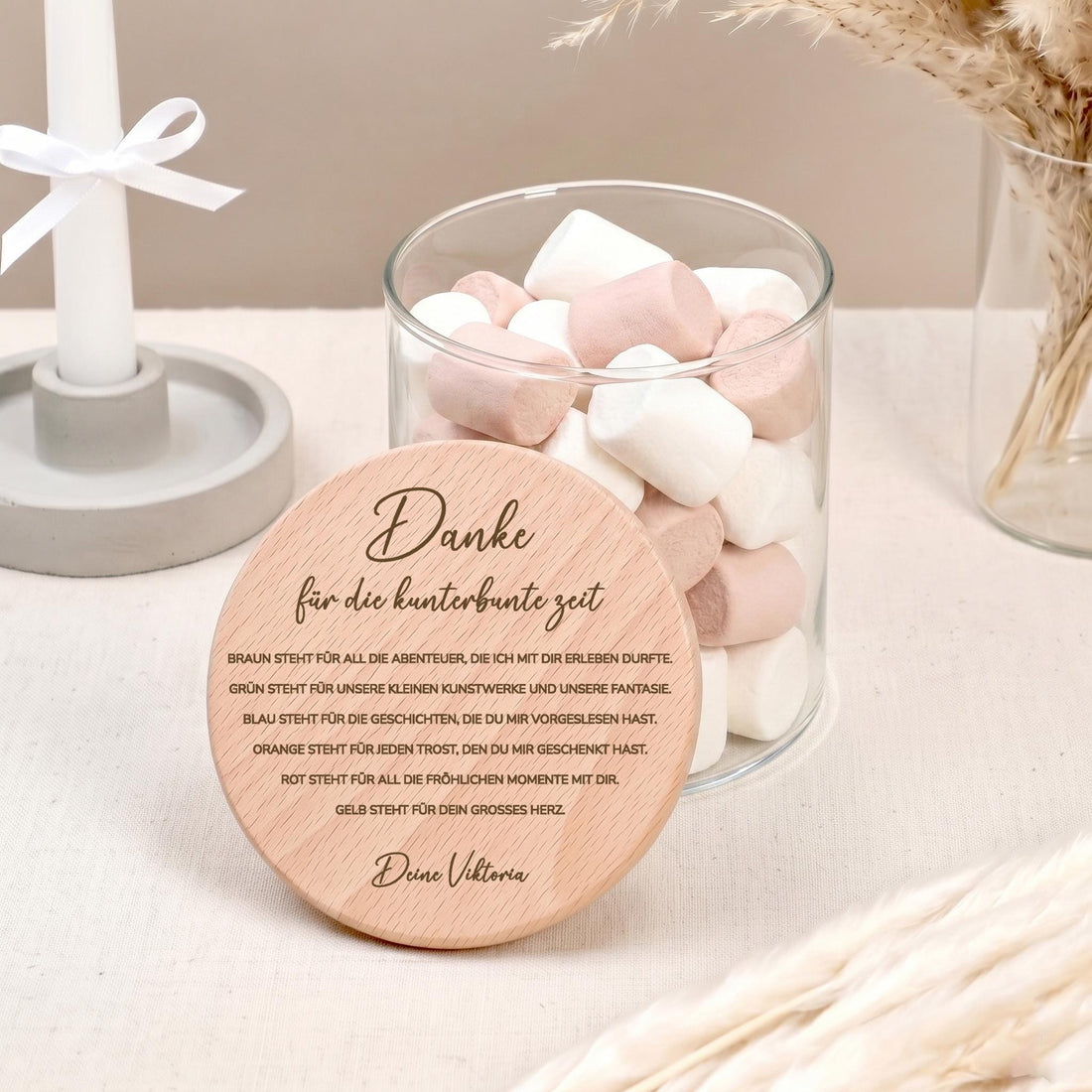 Abschiedsgeschenk für Erzieherin oder Lehrerin als personalisiertes Vorratsglas. Diese liebevolle Keksdose eignet sich perfekt als Dankeschön zum Abschied im Kindergarten, in der Kita oder Schule und kann mit Süßigkeiten, kleinen Botschaften oder Geldgeschenken gefüllt werden.