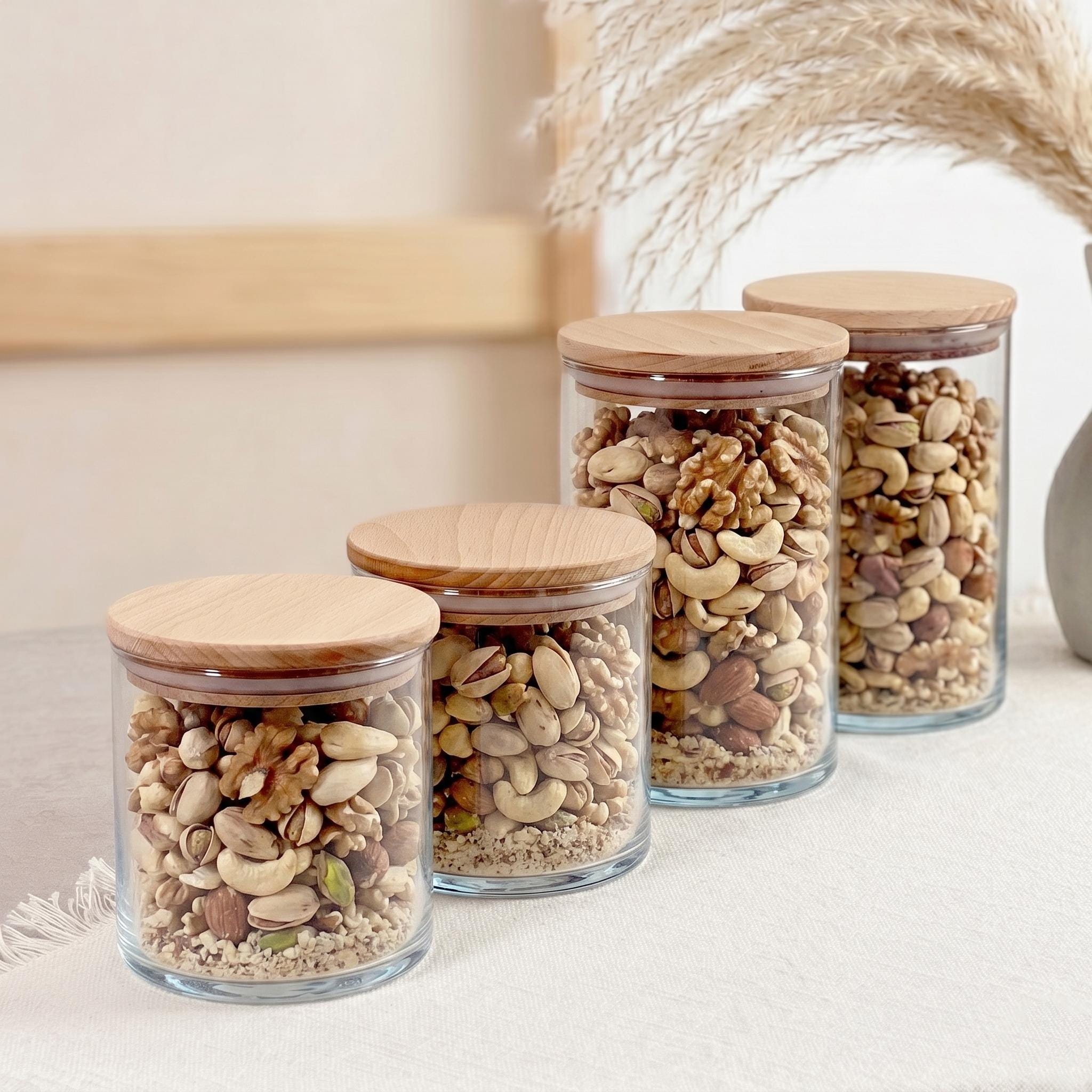 Geschenk für Papa als personalisiertes Vorratsglas mit Gravur. Diese Keksdose eignet sich als Vatertag Geschenk, Papa Geschenkidee oder Geburtstagsgeschenk für ihn. Das Glas ist dekorativ, praktisch und kann individuell mit Namen oder Wunschtext gestaltet werden.
