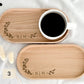 Personalisiertes Geschenkset mit Kaffeetasse und Tablett für Brautpaar, Gravur Mr und Mrs mit Namen, einzigartiges Hochzeitsgeschenk, dekoratives und praktisches Set, ideal für Kaffee, Tee oder Frühstück, liebevolle Geschenkidee zur Hochzeit. Personalisierte Kaffeetassen für Paare mit modernem Design und hochwertiger Verarbeitung, perfekt als Geschenk zur Hochzeit oder zum Hochzeitstag.