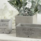 Personalisierter Blumentopf als besonderes Hochzeitsgeschenk für Brautpaar oder Ehepaar. Der moderne Blumentopf mit individueller Gravur von Namen oder Datum eignet sich perfekt als dekoratives Erinnerungsstück zur Hochzeit, Verlobung oder zum gemeinsamen Start ins neue Zuhause.