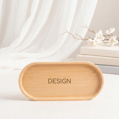 Persönliches Hochzeitstag Geschenk für Ehepaare mit individuell gestalteter Tasse und Holztablett, das Funktionalität, Dekoration und emotionale Bedeutung in einem besonderen Geschenk vereint.