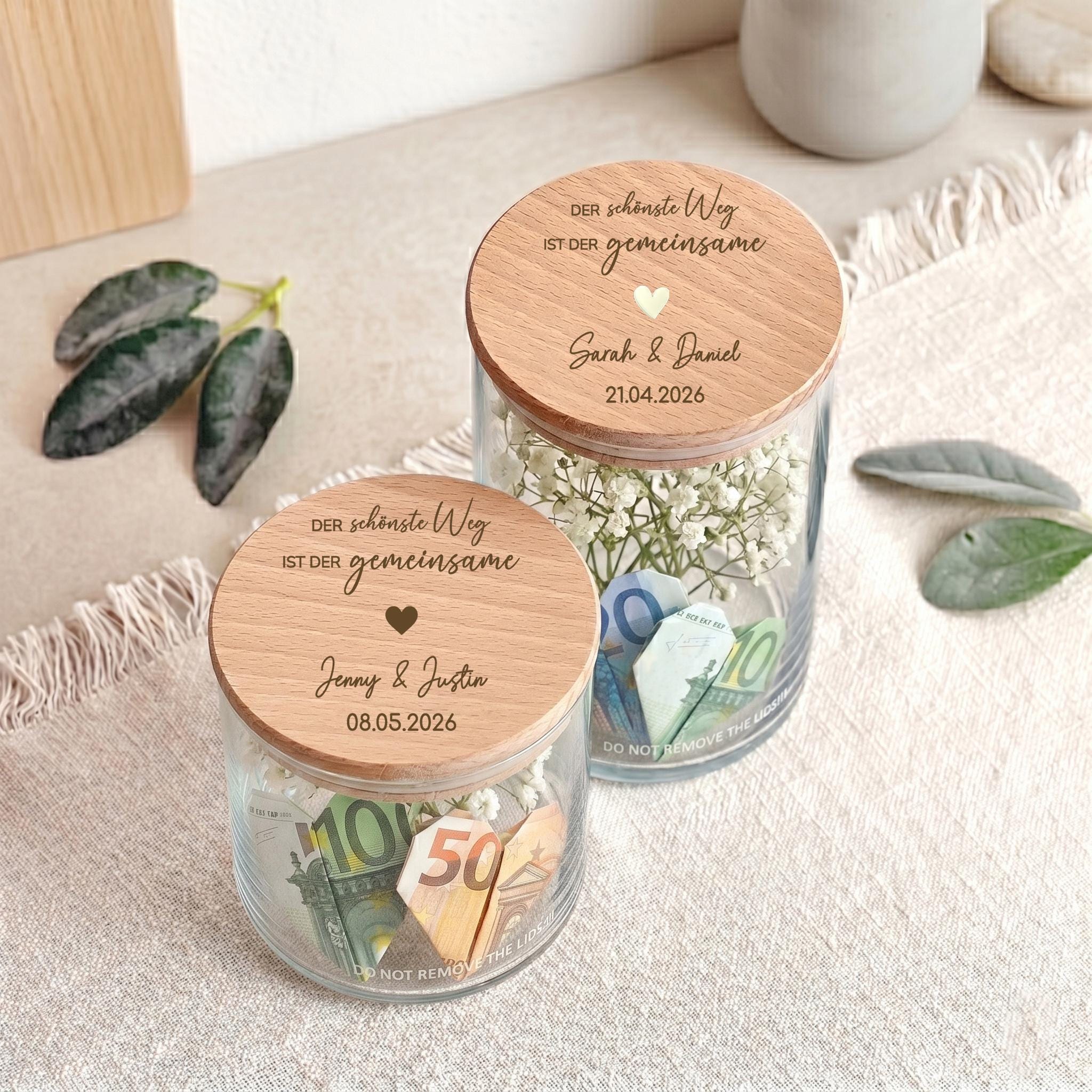 Geldgeschenk Hochzeit kreativ verpackt in einem personalisierten Vorratsglas. Ideal für frisch verheiratete Paare als dekorative und persönliche Geschenkidee mit Platz für Geldgeschenke oder liebevolle Botschaften.
