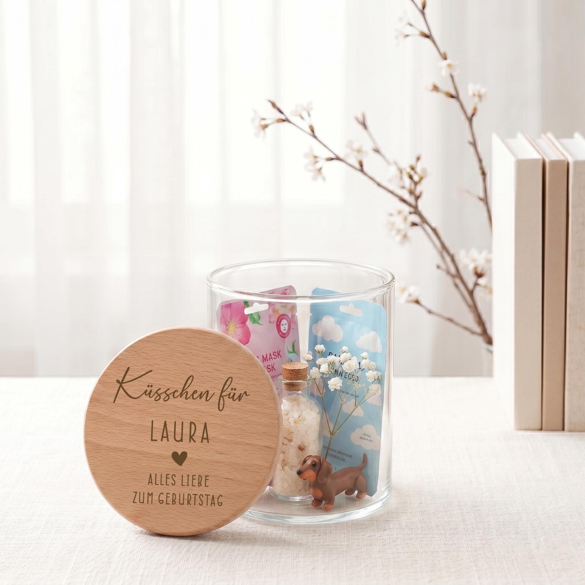 Personalisiertes Glas mit Name als besondere Geschenkidee für Frauen, Schwester oder Kollegin zum Geburtstag, stilvolles Vorratsglas für Süßigkeiten und kleine Aufmerksamkeiten