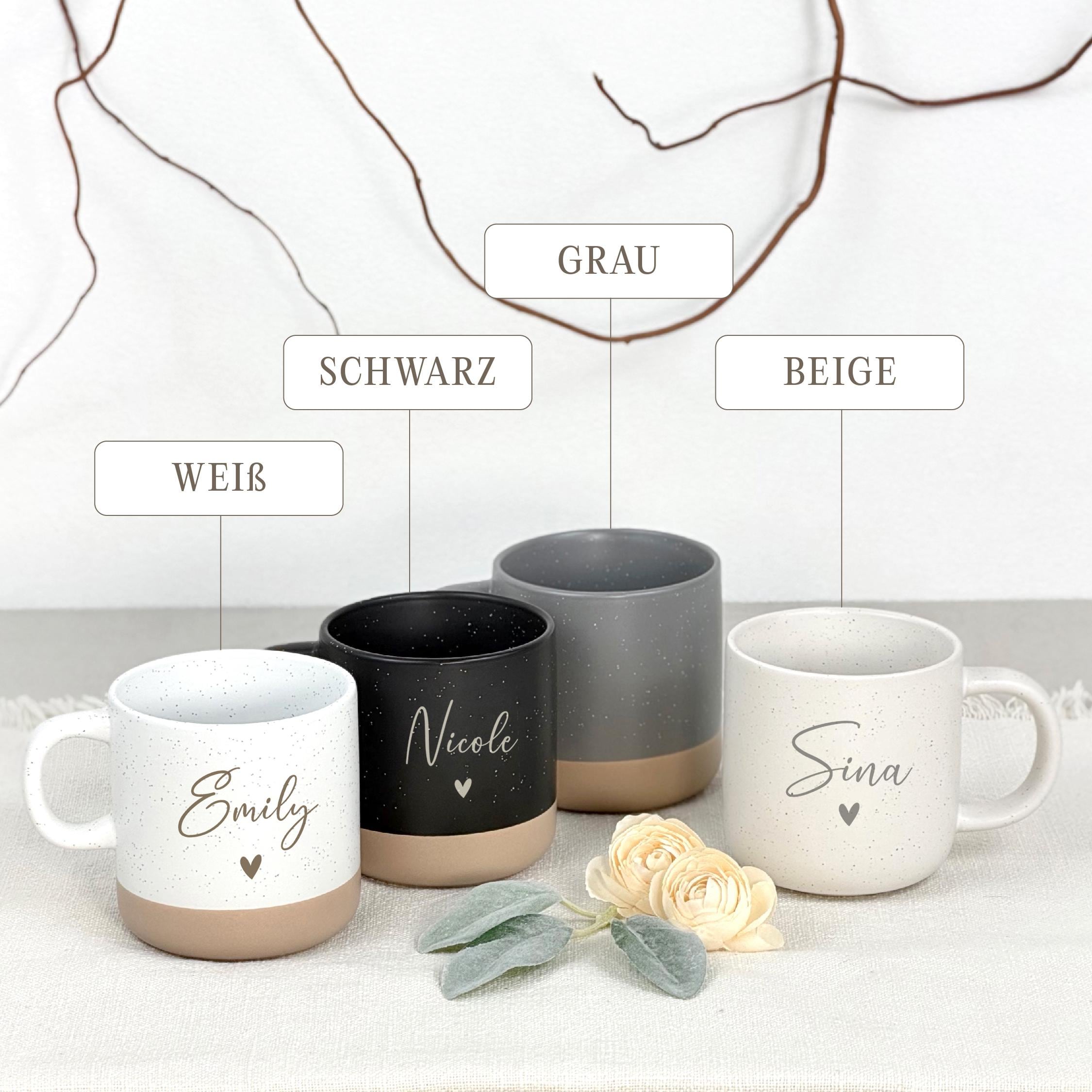 Personalisierte Tasse und passendes Tablett als hochwertiges Geschenkset mit langlebiger Lasergravur. Eine stilvolle Geschenkidee für Geburtstage, Einzug, Jubiläen oder als kleine Aufmerksamkeit für einen besonderen Menschen.