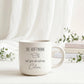 Elegante Kaffeetasse mit persönlicher Gravur als Geschenk zur Promotion. Die individuell gestaltete Tasse eignet sich hervorragend als Glückwunsch zum bestandenen Doktortitel und begeistert durch ihre hochwertige Verarbeitung und zeitlose Optik.