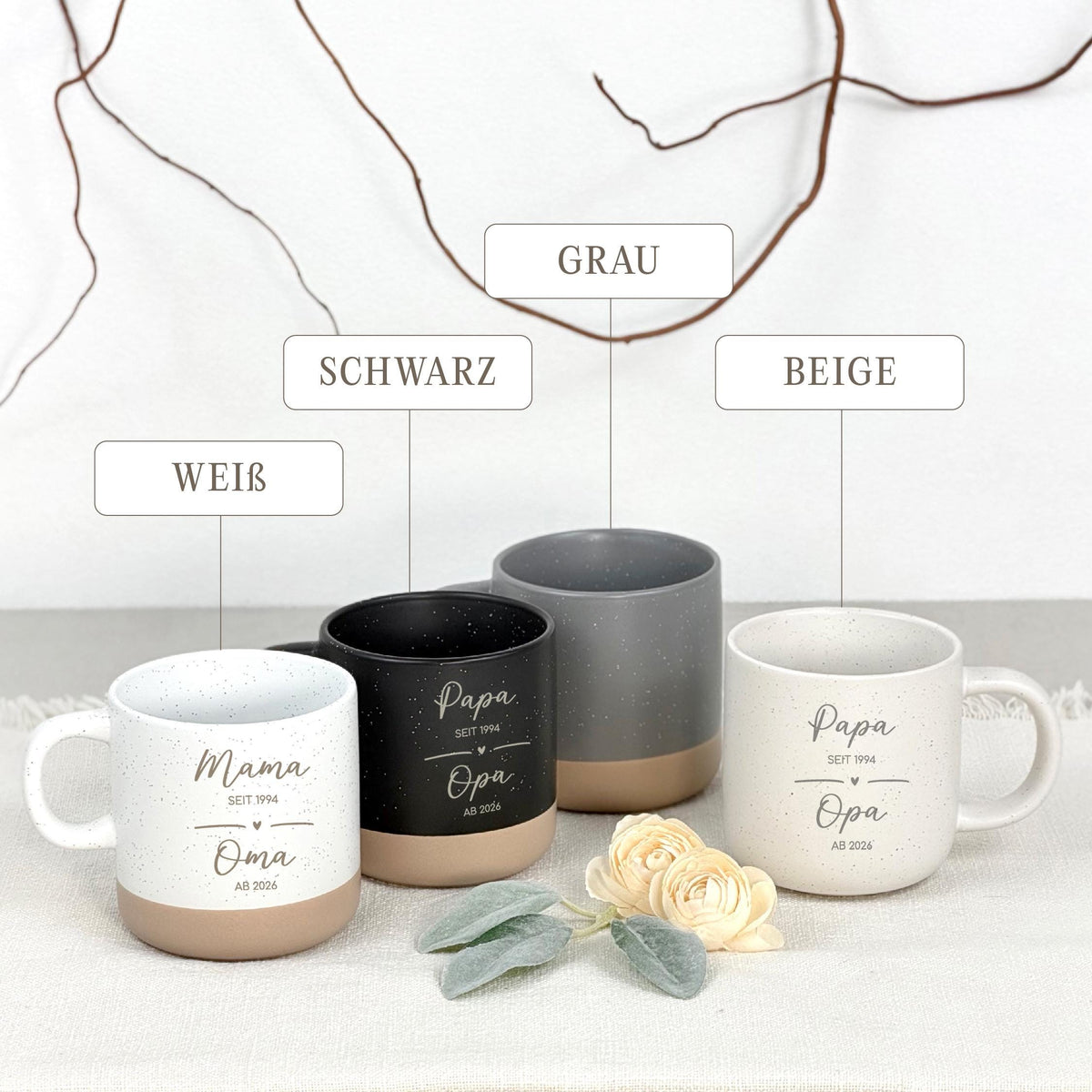 Moderne Keramiktasse mit Wunschgravur als Schwangerschaftsgeschenk für werdende Oma, Opa, Mama oder Papa. Das minimalistische Design macht die personalisierte Tasse zu einer besonderen Geschenkidee für Weihnachten, Geburtstage oder den Mutter- und Vatertag.