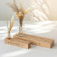 Minimalistischer Kartenhalter aus Holz mit personalisierter Gravur und Familienname. Ideal als Einweihungsgeschenk, Hochzeitsgeschenk oder Dekoration für das Wohnzimmer, Schlafzimmer oder den Eingangsbereich.