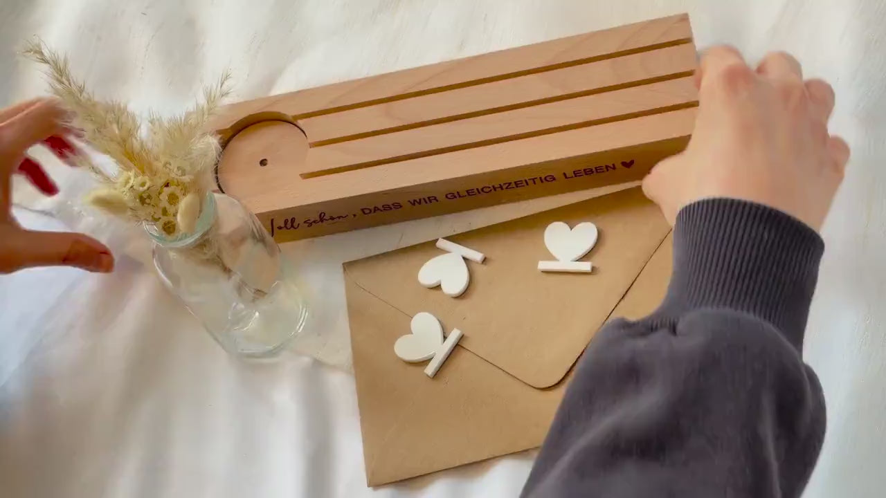 Vatertagsgeschenk Personalisiert mit Vase & Trockenblumen, Papa Geschenkidee, Bilderleiste Buchenholz, Familie Kartenständer zum Vatertag