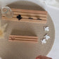 Kartenständer Holz personalisiert mit Vase & Trockenblumen, Geschenk zum Einzug, Bilderrahmen Familienname Gravur, Einweihungsgeschenk