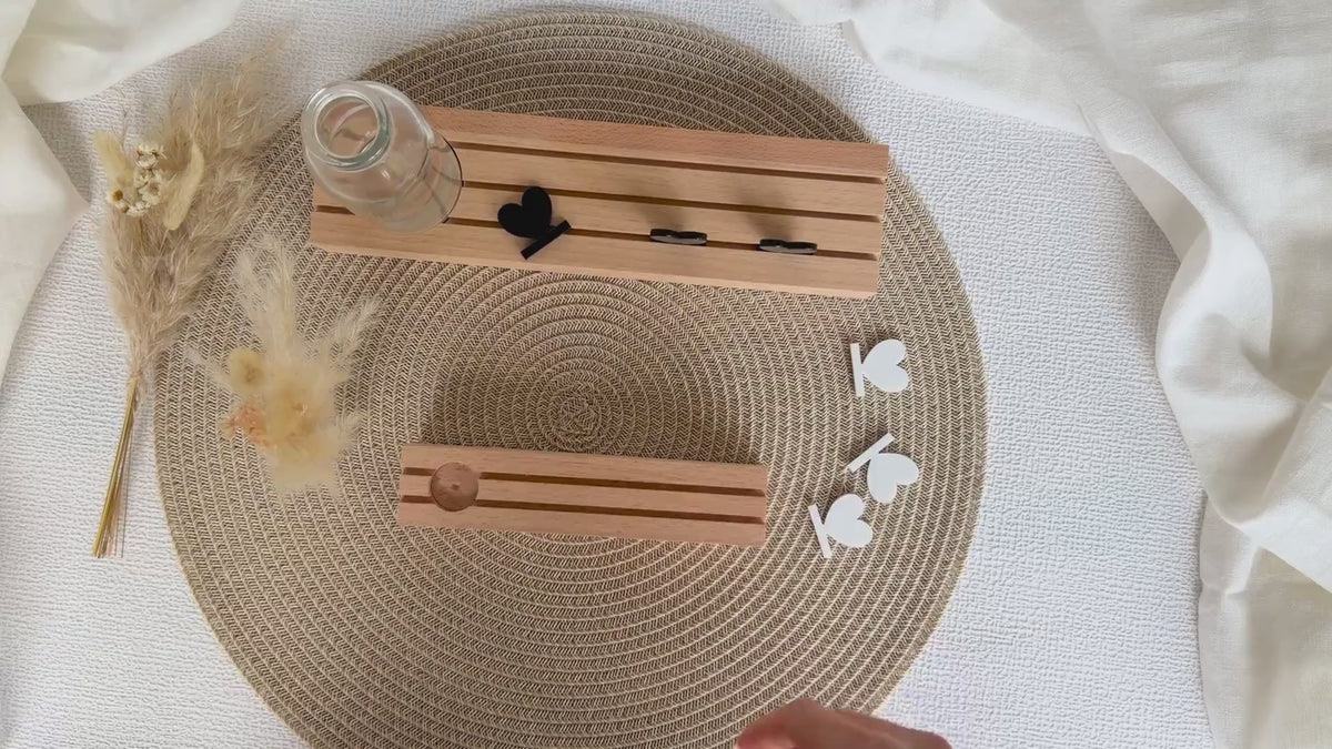Kartenständer Holz personalisiert mit Vase & Trockenblumen, Geschenk zum Einzug, Bilderrahmen Familienname Gravur, Einweihungsgeschenk