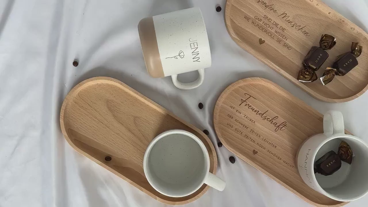 Personalisierte Tasse mit Name – Set aus Tasse und Tablett | Geschenk für Freundin – Holztablett Freundschaft Gravur – Freunde Geschenkidee